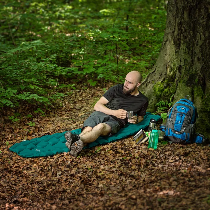 NC4005 Selbstaufblasende Isomatte Dunkelgrün